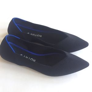 Like new Rothy's Black pointed-toe flats size 7.5